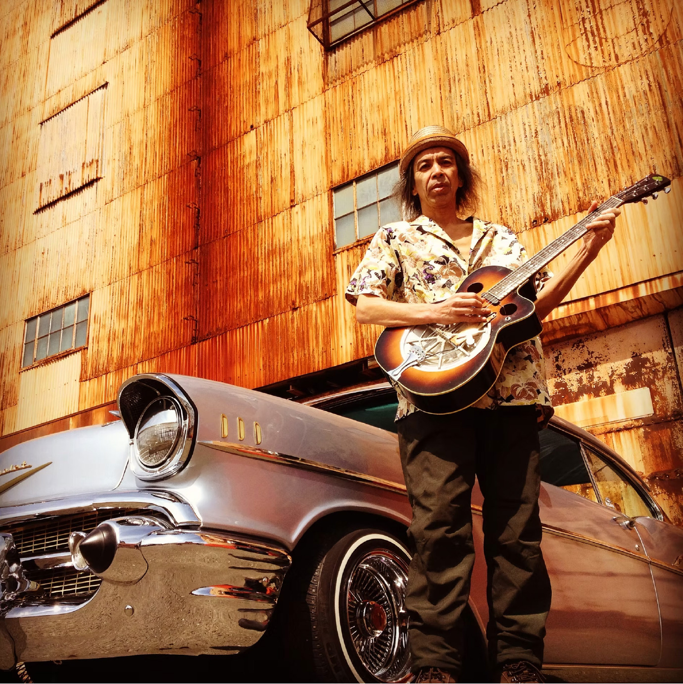 ギタリスト濱口祐自氏写真